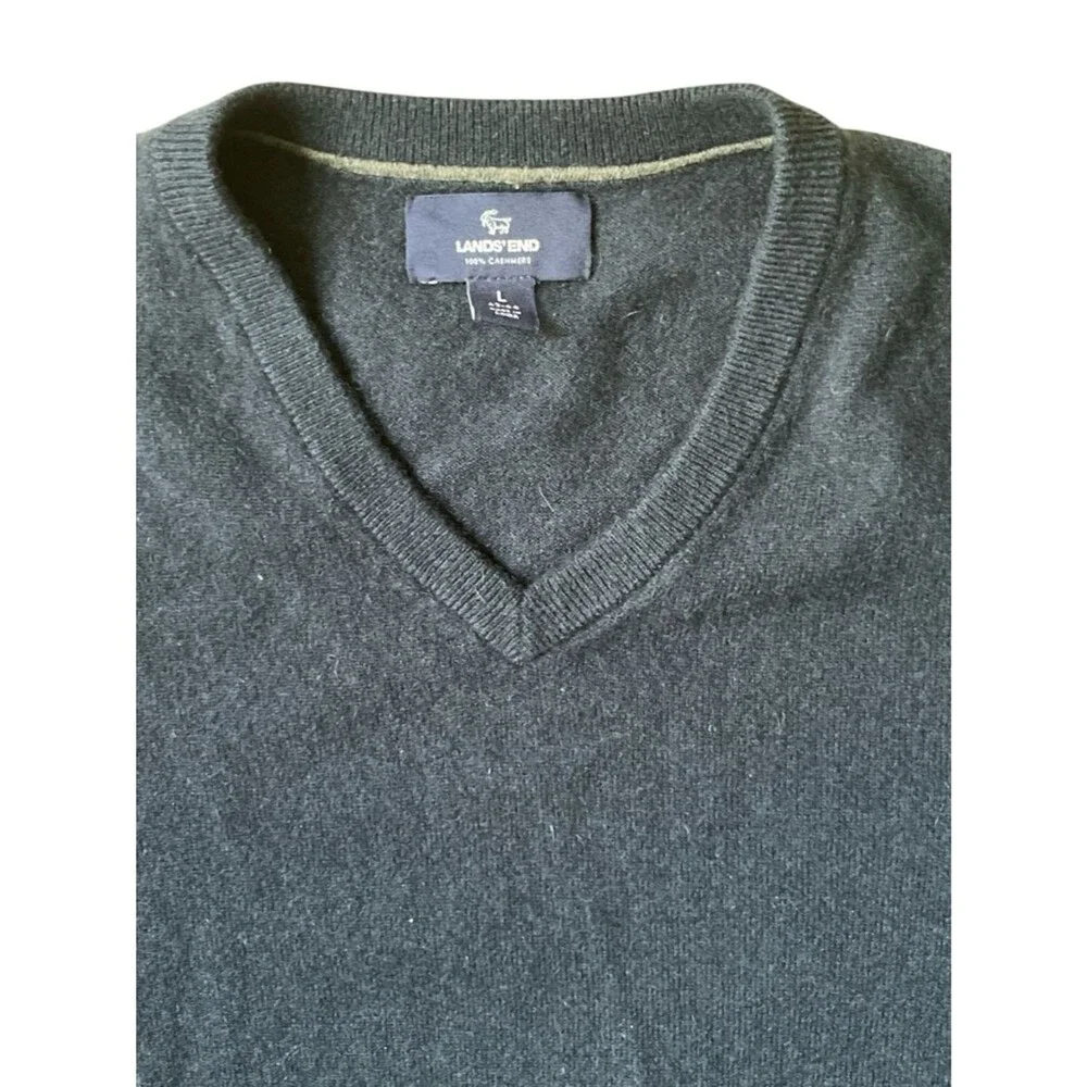 Lands’ End 100% Cashmere Navy V-Neck Sweater Mens Large **Elbow Repair**